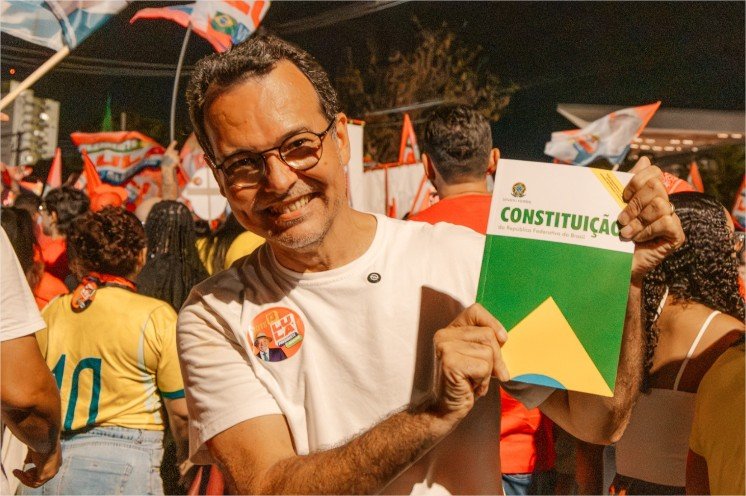 Lúdio projeta virada de Lula contra Bolsonaro em ato com 5 mil pessoas em Cuiabá