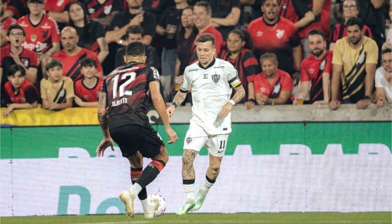 Lyanco de vilão a herói no 2 a 2 do Galo com o Furacão no PR
