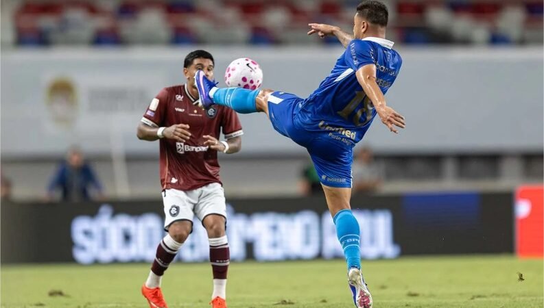 Grêmio cede empate ao Remo e segue afundado no Z4