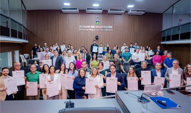 Paula Calil homenageia médicos e destaca importância da categoria para a sociedade