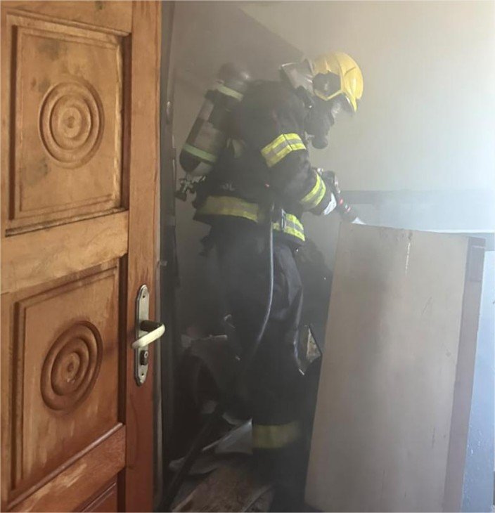 Corpo de Bombeiros combate incêndio em uma residência em Paranatinga