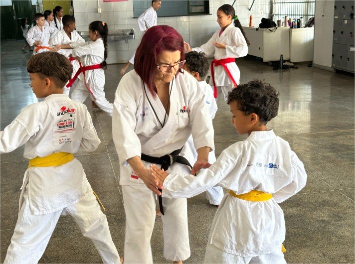 Acaks realiza curso técnico de Karatê com a sensei Vilda