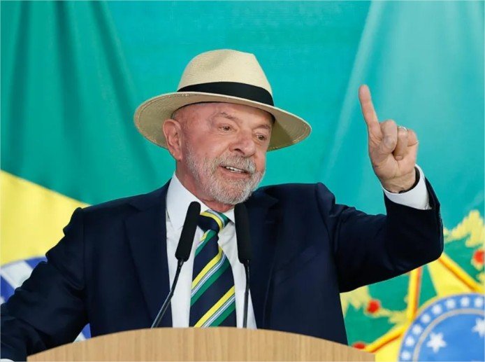 Lula avalia indicar novo nome ao STF após segundo turno
