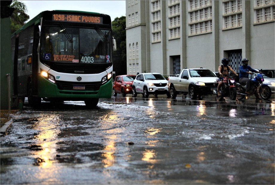 Defesa Civil de Cuiabá alerta sobre previsão de novas chuvas e ventos fortes