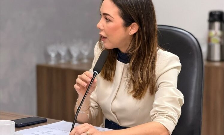 Maysa Leão destaca prazo para regularização de imóveis comerciais em Cuiabá