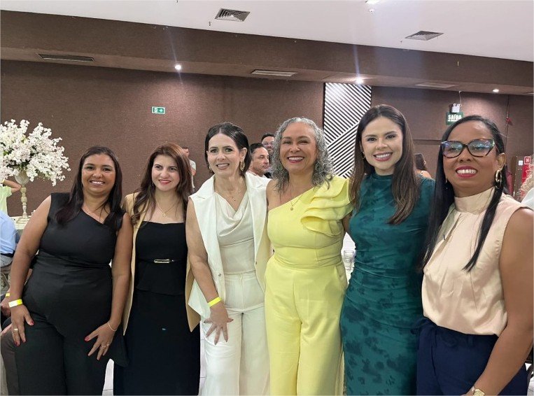 Michelly Alencar prestigia posse de novos gestores da rede municipal de ensino de Cuiabá