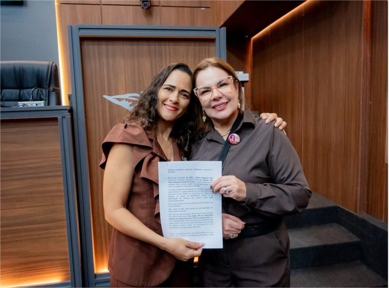 Jornalista Oziane participa de Tribuna Livre a convite de Paula Calil e destaca Lei Luiza Rodrigues