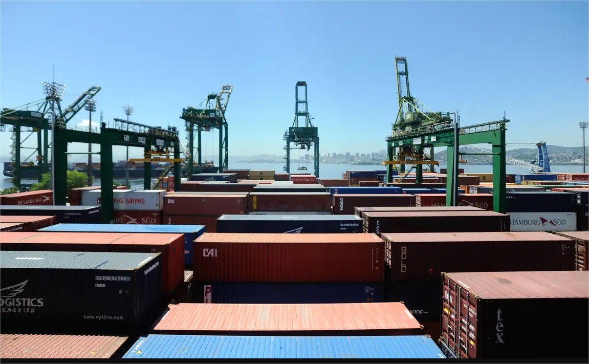 Balança comercial tem superávit de US$ 7,74 bilhões em setembro