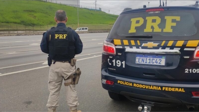 PRF trava carretas gigantes e reforça cerco nas BRs de Mato Grosso neste domingo