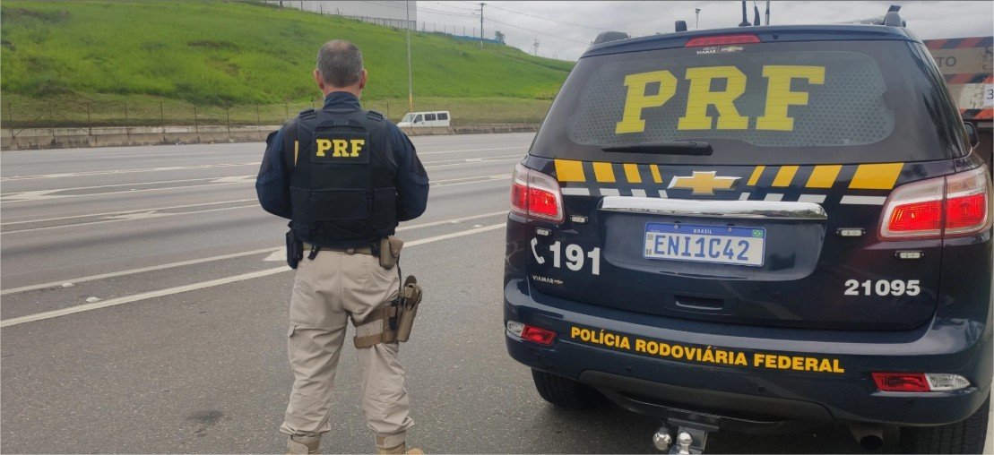 PRF trava carretas gigantes e reforça cerco nas BRs de Mato Grosso neste domingo