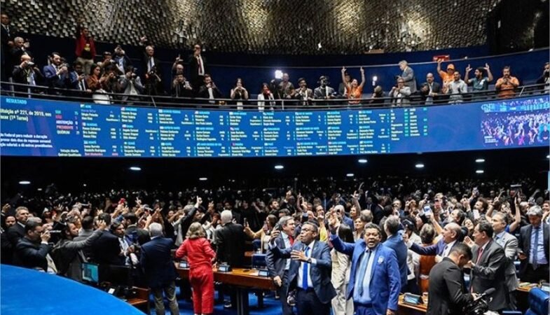 Senado aprova PEC do fim da escala 6×1 e trabalhador terá dois dias de folga