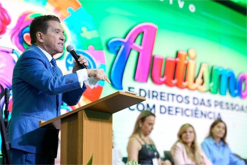 Sérgio Ricardo propõe curso superior para formar cuidadores de alunos com necessidade