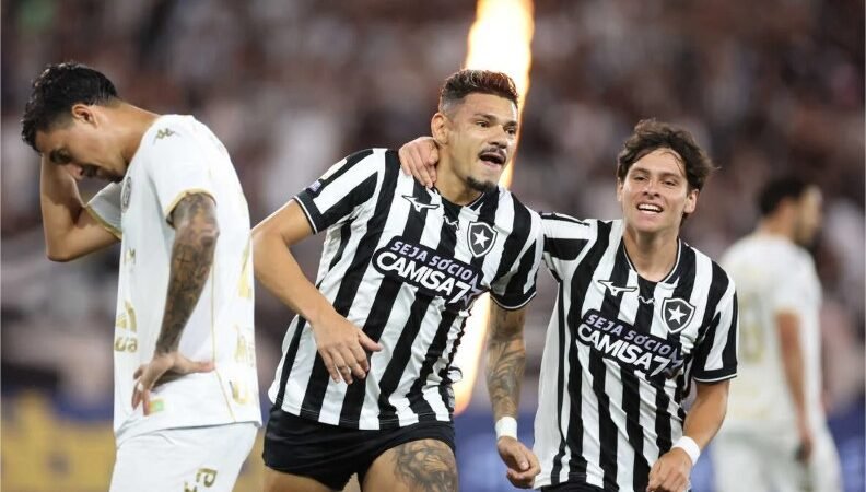 Com gol de Tiquinho, Botafogo vence a primeira sob comando de Tite