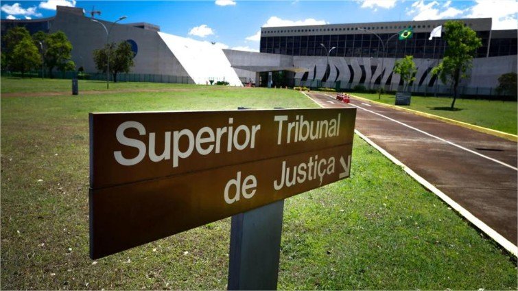 STJ anula provas de busca durante abordagem de trânsito e absolve dois homens em MT