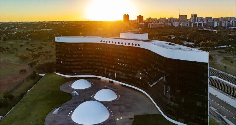 TSE não encontra conteúdo falso no canal Exército do Lula