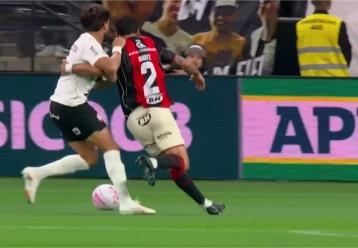 Corinthians empata com o Vitória e segue ameaçado na tabela