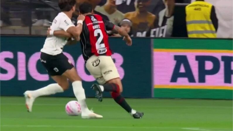 Corinthians empata com o Vitória e segue ameaçado na tabela