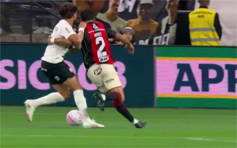 Corinthians empata com o Vitória e segue ameaçado na tabela