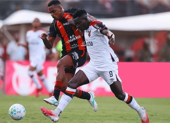 Vitória e Athletico empatam em duelo equilibrado pelo Brasileirão