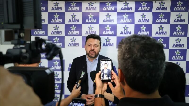 Maninho é reeleito com 111 votos e segue no comando da AMM até 2029