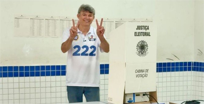 Medeiros vota em Rondonópolis e diz estar otimista com eleição: “É hora de virar a chave”