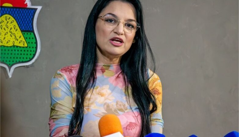 Samantha acusa esquerda de terrorismo eleitoral: “Muita gente caiu”