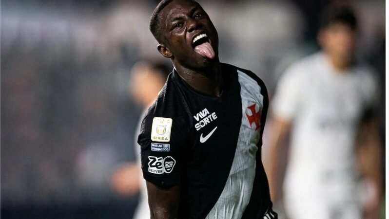 Marino desencanta, e Vasco vira sobre o Corinthians em São Januário