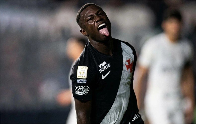 Marino desencanta, e Vasco vira sobre o Corinthians em São Januário