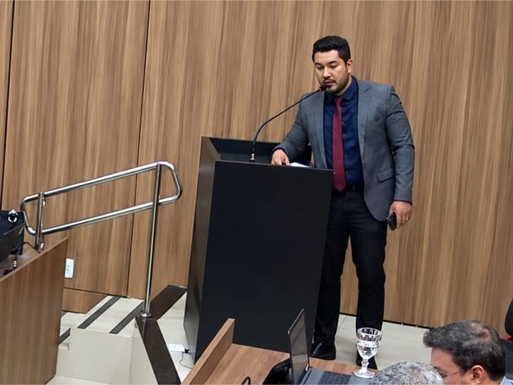 Wender pede vista de projeto do Executivo que revogaria lei de proteção animal de sua autoria e cobra ações da Prefeitura