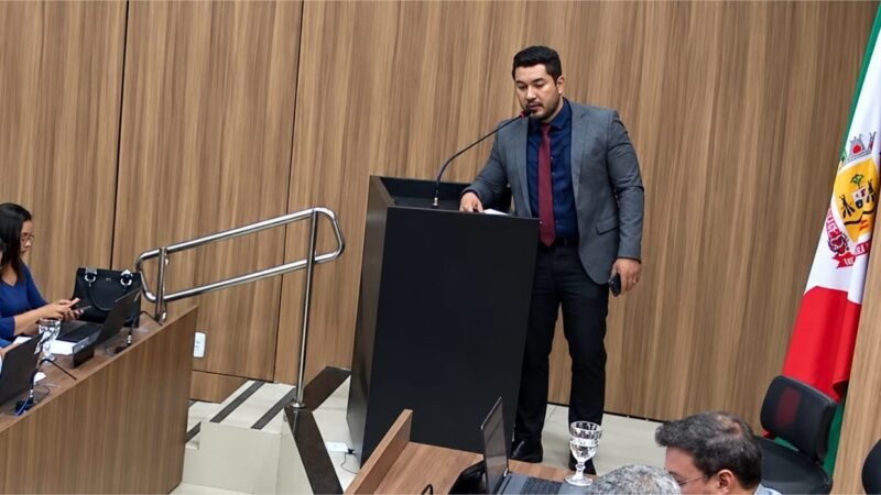 Wender pede vista de projeto do Executivo que revogaria lei de proteção animal de sua autoria e cobra ações da Prefeitura