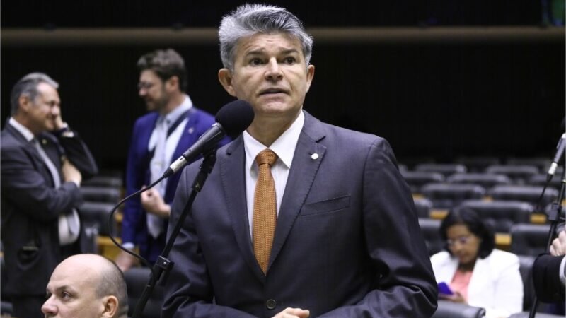 Zé Medeiros cobra explicações sobre renovação da concessão da Energisa em MT