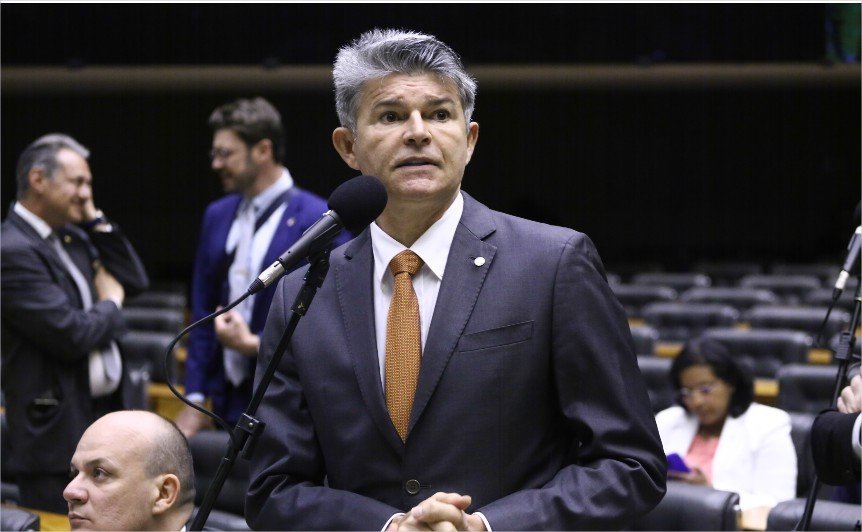 Zé Medeiros cobra explicações sobre renovação da concessão da Energisa em MT